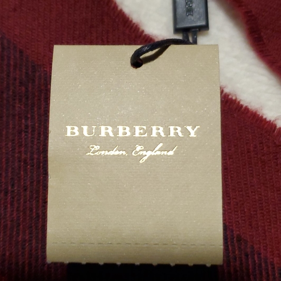 NWT Burberry - Picture 6 of 11
